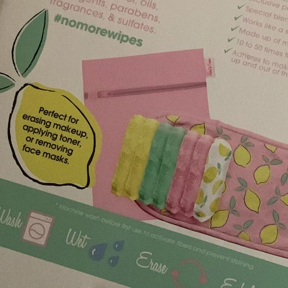 The Original Makeup Eraser 7 Day Set Plus Bonus Laundry Bag
